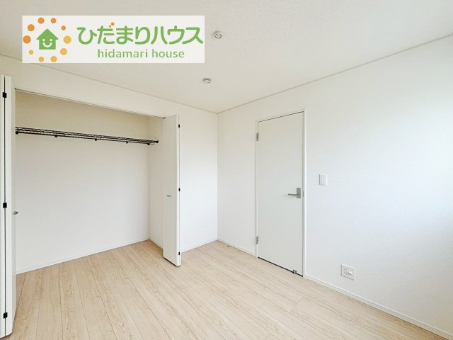 机にベットを置けば子供部屋の完成です！