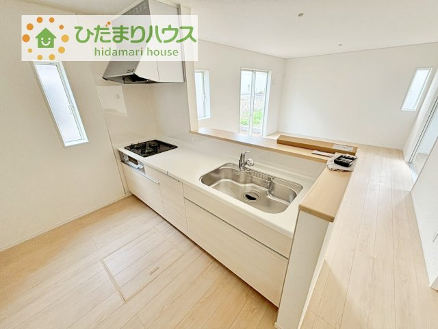 料理をしながらでも、ご家族との会話を楽しめる対面式キッチン♪
