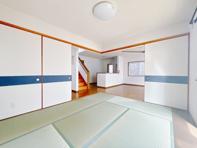 ■和室｜「続き間の和室」は、戸を開ければ大空間、閉じれば個室として活用できるのでお子様の遊び場や客間としても便利です♪