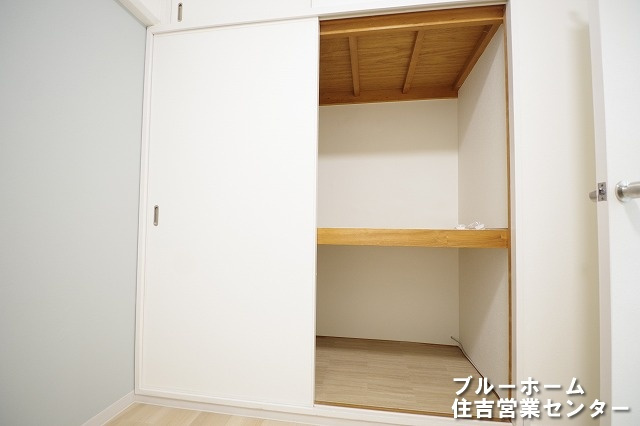 洋室にある収納です！