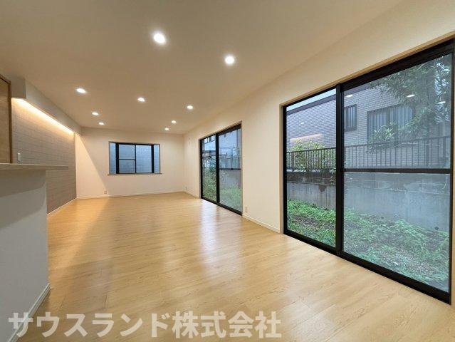 こちらの居間で趣味の時間をお楽しみください