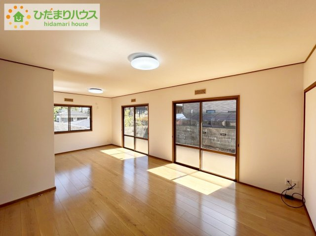 早くお仕事終わらせて、家に帰りたくなるようなリビングです(^^♪