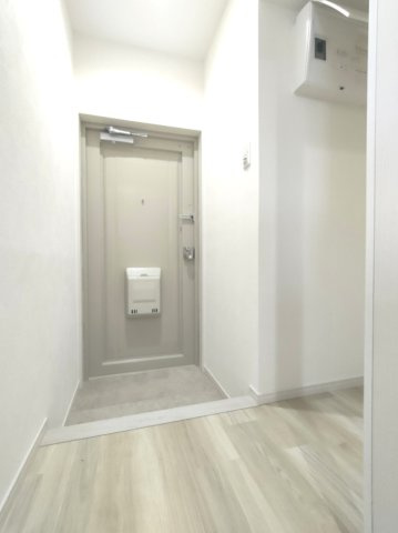 【玄関】　優しい雰囲気の玄関、家族の帰りを暖かく迎えてくれます♪