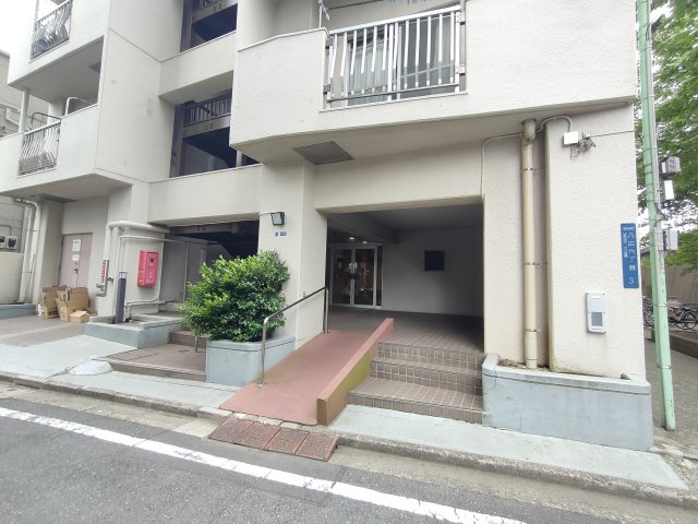 【エントランス】