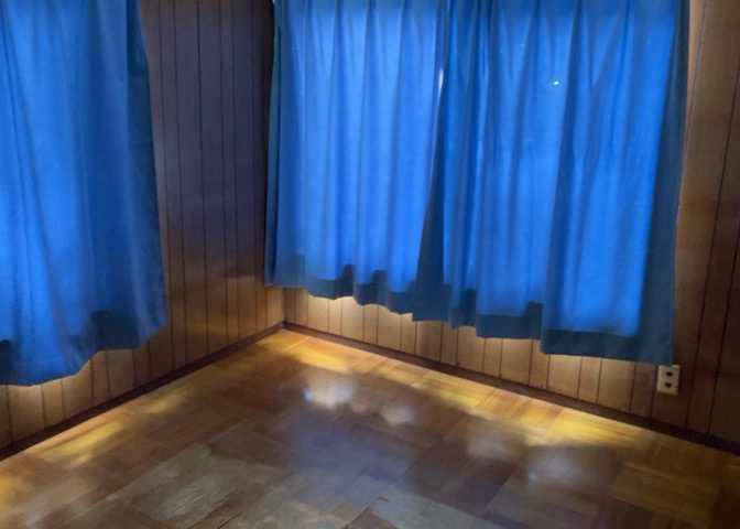 デザイン性を重視しすぎて収納が少なかった！なんてことにならないため、事前に現地で収納の数を確認しておくことをお勧めします。クローゼット以外にも床下収納や屋根裏収納、パントリーなどもチェックしましょう。