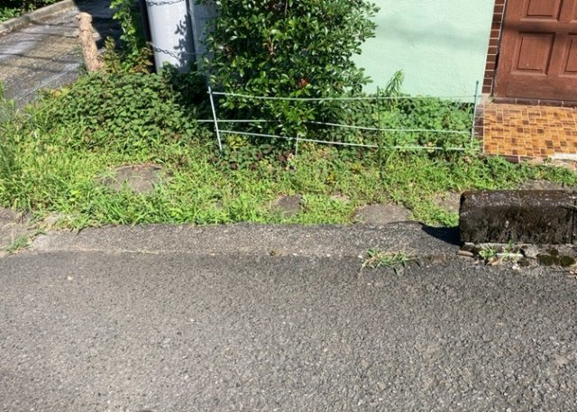 庭があることでガーデニングや家庭菜園はもちろん、こどもの遊び場やペットを放して遊ぶことができます。また、家の周囲に余裕があるということです。隣地との間があれば、十分な日当たりと、風通しが確保できます。
