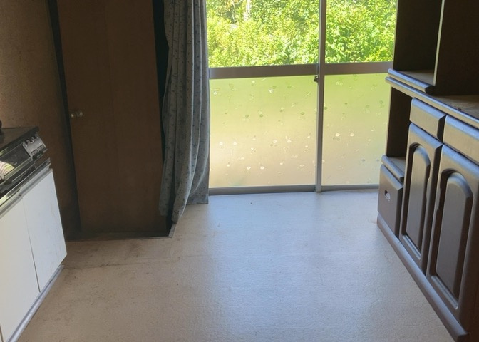 直線タイプはLとDKを一直線に並べた形で対面キッチンのタイプです。一般的なのでよく見かけるかもしれません。直線タイプに似た直接アイランドタイプは、キッチンとダイニングの間に壁がない分広く感じられます。