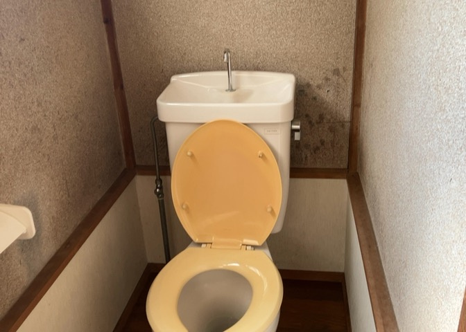 トイレは大きさや形、機能、抗菌性などが異なる多種多彩なタイプが各メーカーから出ています。それぞれに良さがあるため、事前にどういったタイプのトイレがいいのかをご家庭内で決めて、内見に行くといいでしょう。