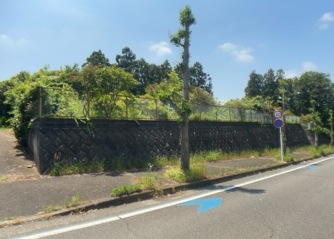 物件の詳細については、現地を見てわかること以外に、役所や法務局などで調べないとわからないことがあります。そのため、現地に行く場合は、もしこの物件を買ったらどのような生活ができるかをイメージしましょう。