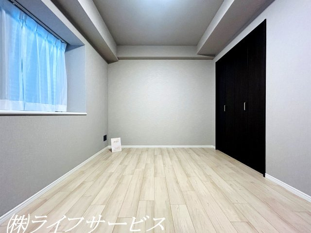 玄関側洋室6.1帖／クローゼット有