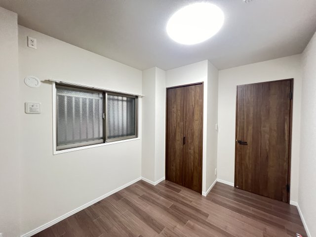 ゆったりした洋室です