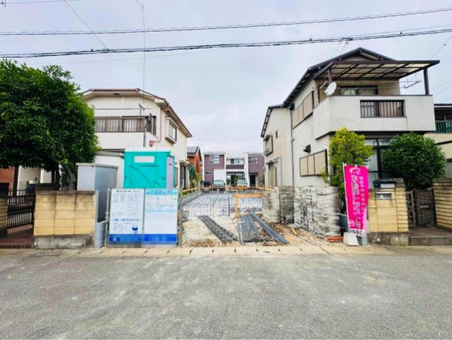 教育・商業施設が整った暮らしやすい珠環境です。出羽小学校まで徒歩約8分(600ｍ)。