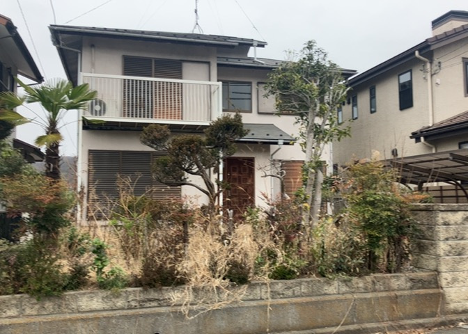 土地を買う際、住む地域の自治体や福祉の補助制度にも注目してみましょう。子供や老人の医療補助やゴミ出しのルールなど、自治体によってルールに大きな違いがあるため、暮らしやすい土地で判断するとよいでしょう。