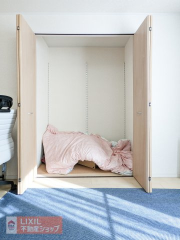 収納付きの居室は、荷物がスッキリと片付き、お部屋を広く使えます。