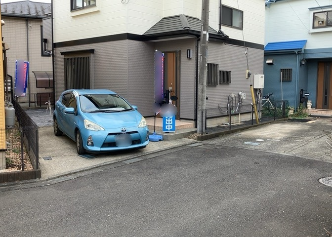 お持ちの車種によっては前面道路が広い方が便利でしょう。しかし、前面道路が広ければその分交通量が多くなるため、騒音などが気になる場合があります。実際に現地を見学し、周辺交通量や騒音などを確認しましょう！