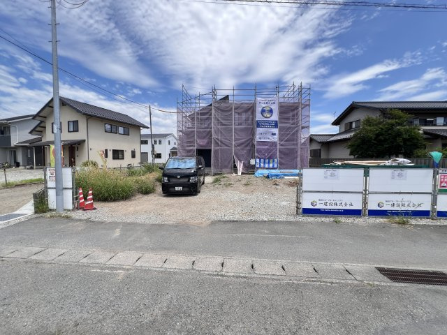 現地写真　駐車スペースは並列4台分可能です！　