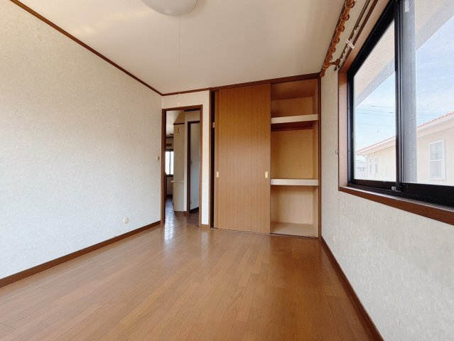 ■洋室｜子供部屋のメリットは「自立心を養うことができる」「自分で整理整頓できるようになる」そして、お子様が成長した際には「プライバシーを確保できる」といい事だらけ♪