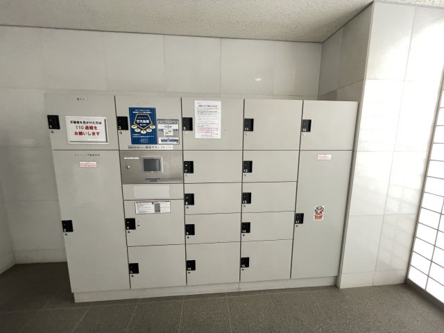宅配ボックス付きで、忙しい方の荷物受け取りもスマートに。　
