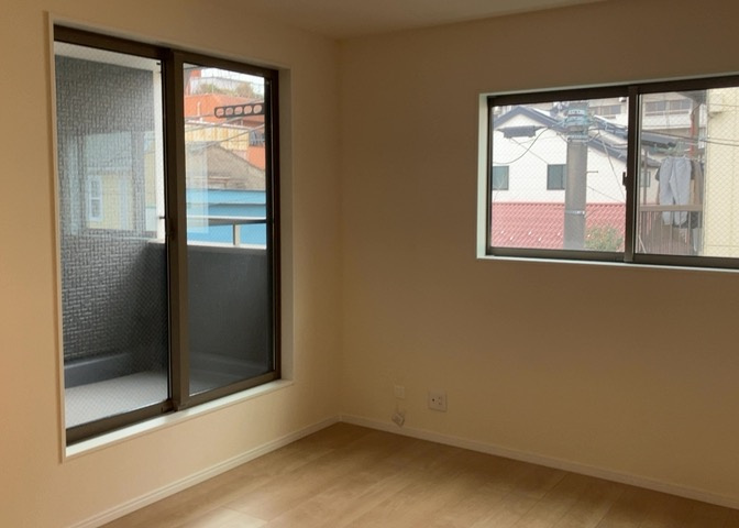 リビングの間取りの種類は大きくわけてリビングとダイニングが別になっているタイプ、リビングダイニング一体型です。どちらも一長一短ですので、家を選ぶ時はその両面をチェックして決めるようにしましょう。