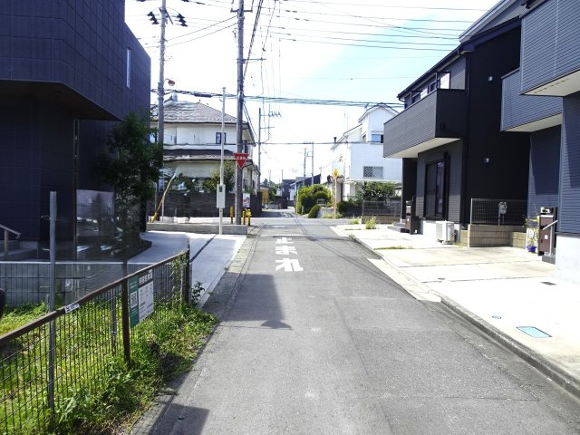 南側　4m公道　角地になっております。