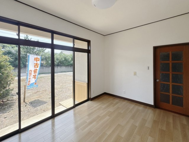 ■洋室｜大きい窓からあたたかいたっぷりの光が入ります♪開放的な空間で毎日をもっと快適に(*＾＾*)