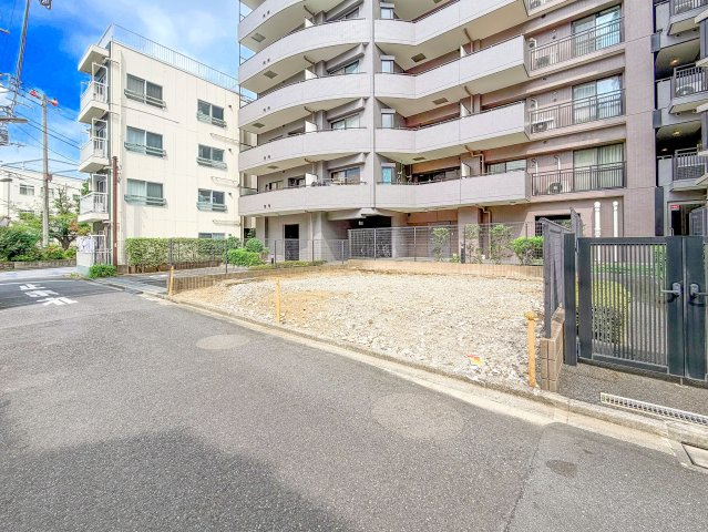 販売現地（前面道路を含む外観）　※撮影2026年08月下旬