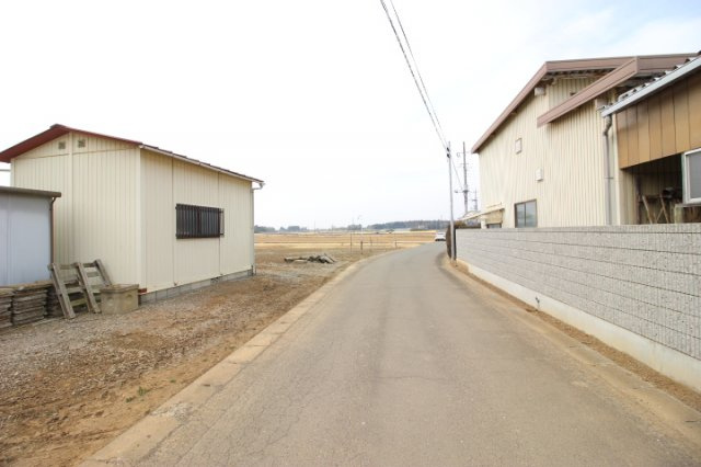 前面道路含む現地写真です