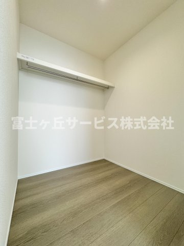 収納豊富なウォークインクローゼット