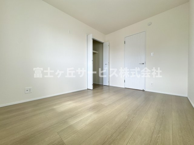 子供部屋としても使える洋室です