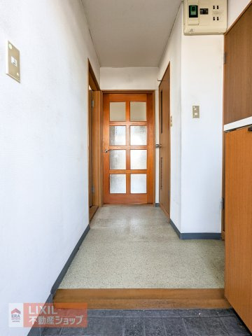 ダウンライトを設置したり、扉を変えたりすることで、自分好みの空間に仕上げることができます☆