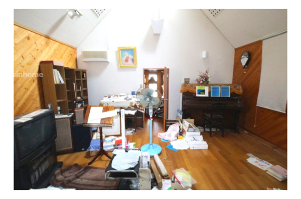 【筑西市甲の洋室】