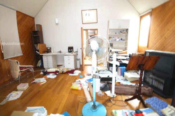 【筑西市甲の洋室】