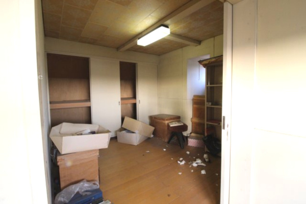 【筑西市甲の洋室】