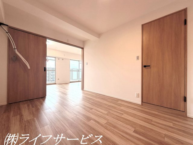 洋室5.8帖/クローゼット有！嬉しいエアコン先行配管済！