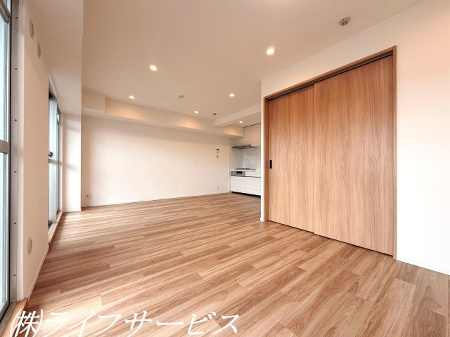 ＬＤＫ14.8帖／上層階・南西向きにつき陽当り通風眺望良好！リフォーム済につきすぐのご入居が可能！