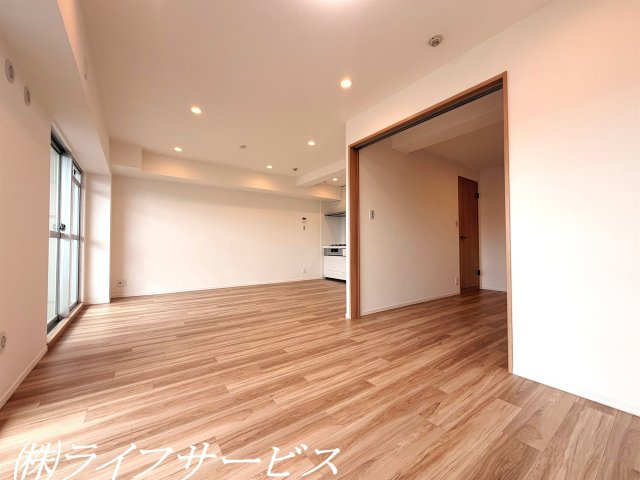 ＬＤＫ14.8帖／上層階・南西向きにつき陽当り通風眺望良好！リフォーム済につきすぐのご入居が可能！