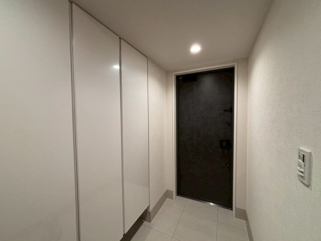 【玄関】靴好きにはうれしい下足箱のある玄関！