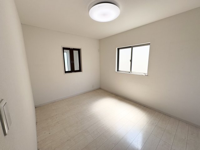 収納付きで、お部屋がすっきり片付きます。