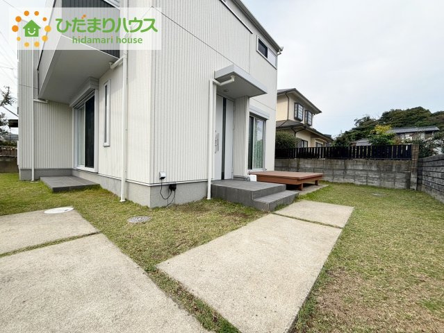 お庭付物件になります！お庭遊びや、プールなどお子様も大喜び(^^)