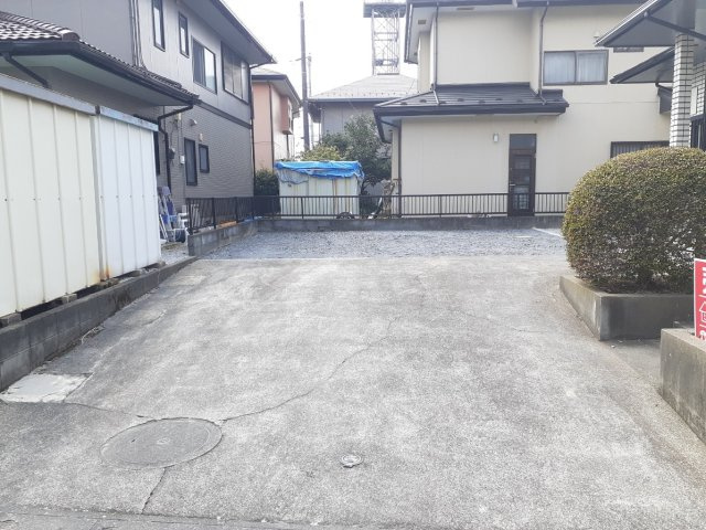 駐車場4台可能な広々としたスペースです。