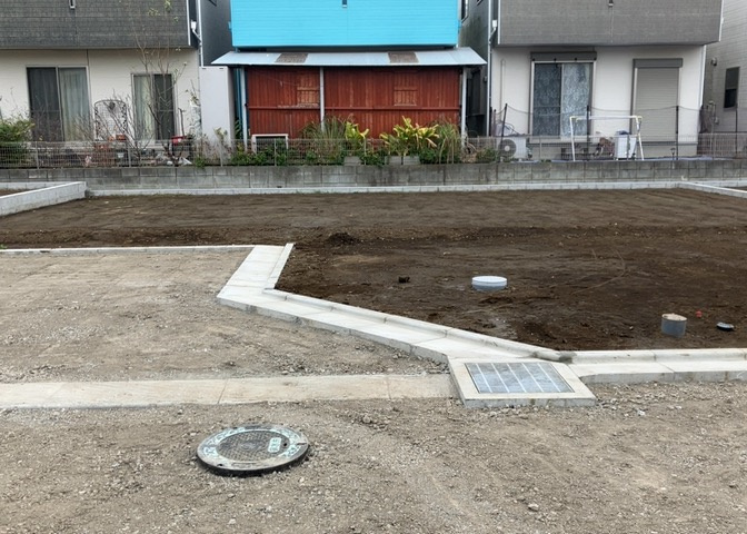 家を建てる前提で土地を探している場合、地盤の丈夫さは譲れない条件の一つです。地盤が脆弱だと追加工事が必要となります。また、過去に地盤沈下や液状化現象を起こした土地は、できるだけ避けた方がいいでしょう。