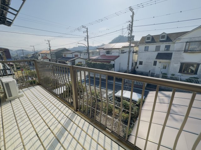 既存物件のバルコニー　日当たり良好で眺望良好