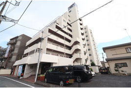 ハイネス福生の外観