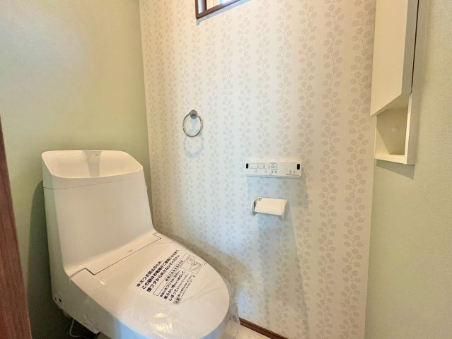 清潔感とうれしい機能性を兼ね備えた、使いやすいシャワートイレ