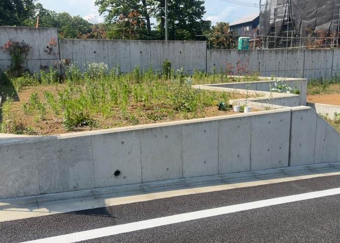 家を建てる前提で土地を探している場合、地盤の丈夫さは譲れない条件の一つです。地盤が脆弱だと追加工事が必要となります。また、過去に地盤沈下や液状化現象を起こした土地は、できるだけ避けた方がいいでしょう。