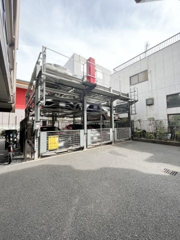 機械式駐車場（当住戸1台分の専用使用権付き）月々の駐車場代を節約することができます！また使わない場合賃貸も可能です。