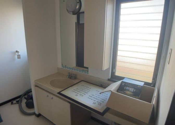 洗面化粧台では顔を洗ったり、身だしなみを整えることが本来の使い方ですが、用途によっては洗面化粧台に求められる機能が違ってくるため、ご自身や家族のライフスタイルに合ったものを選ぶことをおすすめ致します。