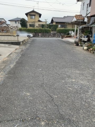 西側道路北より
