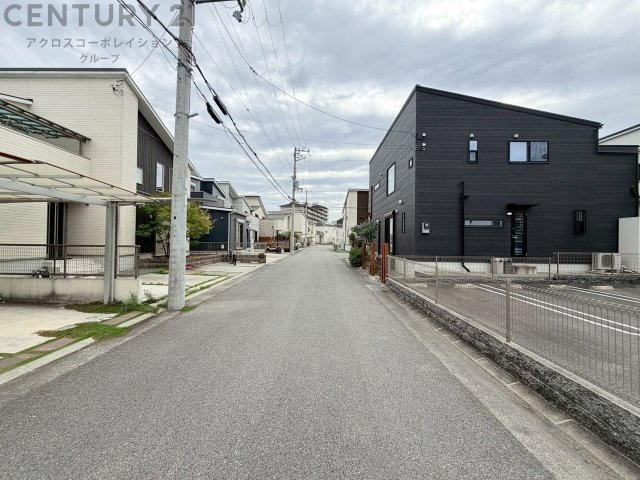 シューズインクロークやウォークインクローゼットなどの大容量収納スペースもあり、快適にお住まいいただけます。