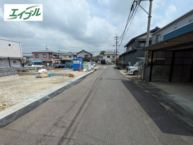 前面道路含む現地写真です